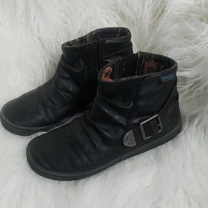 Black blowfish booties
